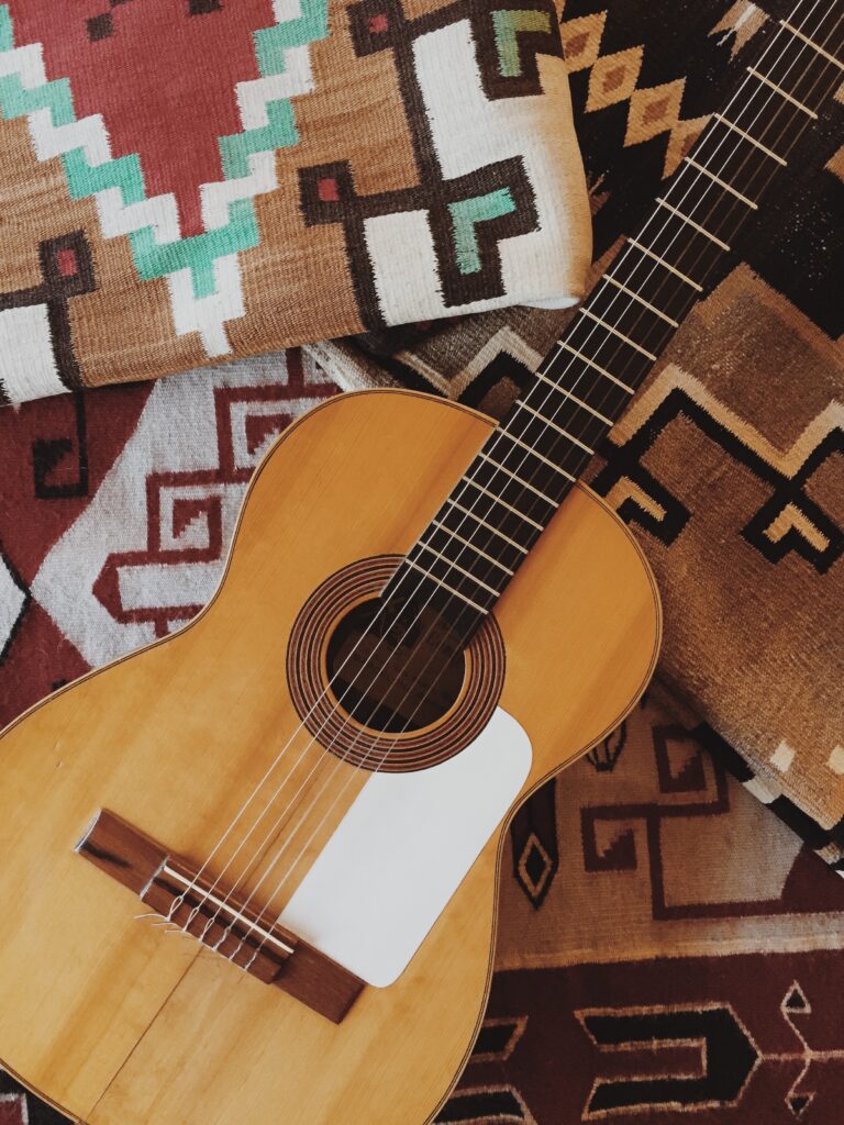 guitarra que representa la música latinoamericana
